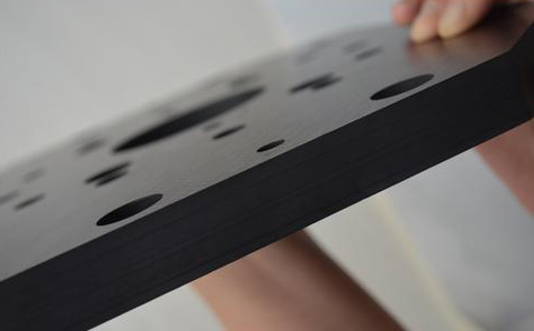 碳纖維板整個的性能優(yōu)勢表現(xiàn)如何？