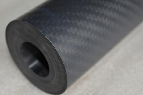 碳纖維材料跟鋁合金材料整體性對比，那個(gè)材料性能更好