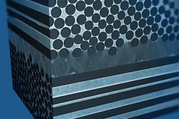 制備熱塑性碳纖維時(shí)，如何提高熱塑性樹(shù)脂浸潤(rùn)效果？