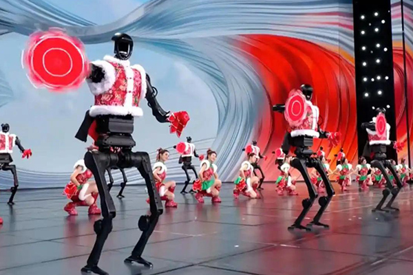 春晚大花襖機(jī)器人“福兮”，由碳纖維復(fù)合材料等共同制造