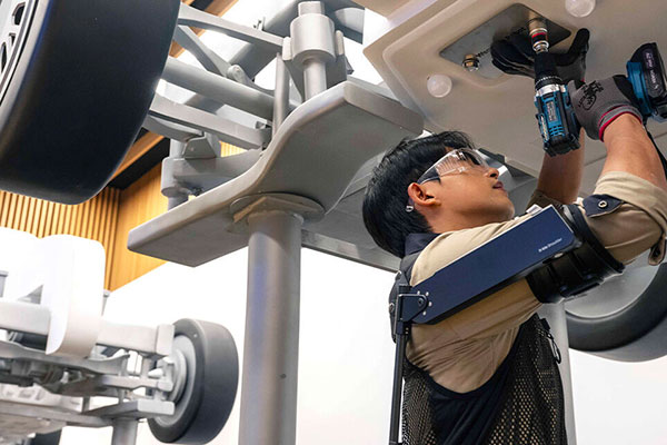 現(xiàn)代汽車推出碳纖維外骨骼，重量僅1.9kg可使肩部減壓60%