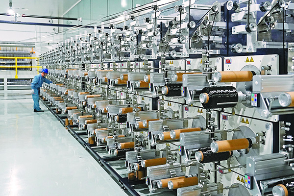 【2025全球纖維復材報告】中國碳纖維產(chǎn)能占比45%，預計2030年超65%