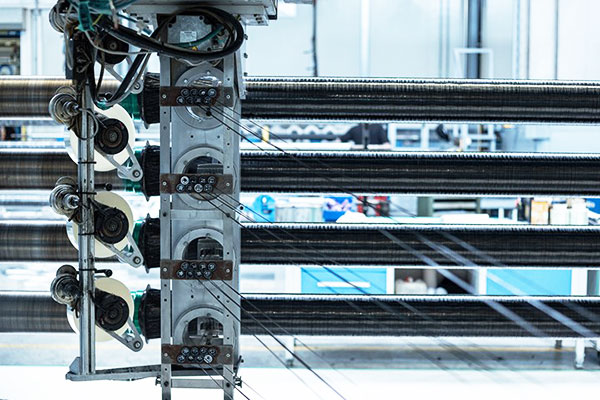 碳纖維復材國產(chǎn)化率突破80%，托舉空天地海交通網(wǎng)