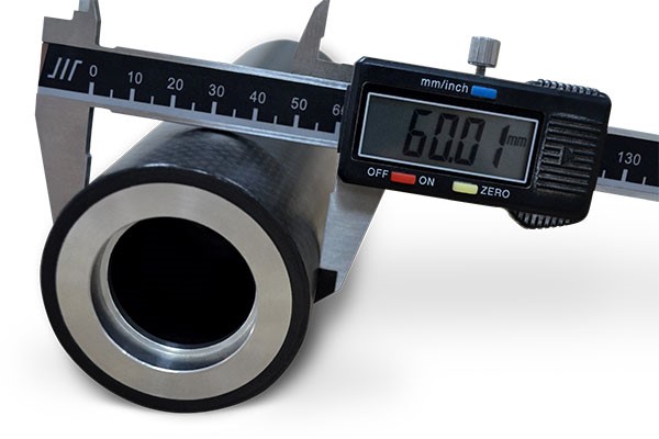 當碳纖維遇上超級仿真：智上新材讓每一根輥都成為精密制造的“定海神針”