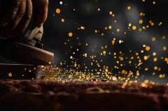 碳纖維管摩擦有火花嗎？沒(méi)有，但會(huì)帶來(lái)?yè)p傷